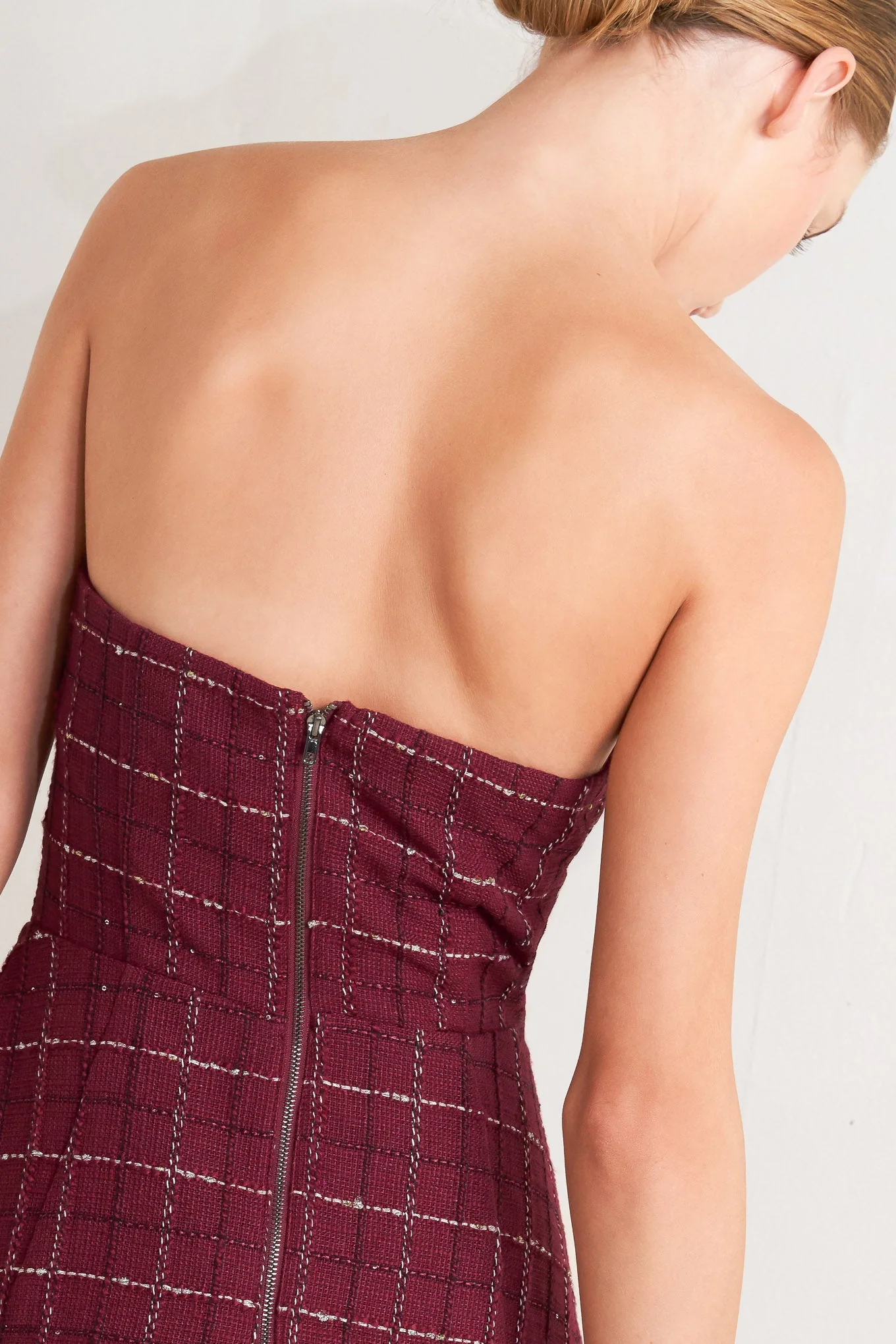 TWEED STRAPLESS MINI DRESS - WINE - Image 4